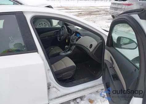 2015 Chevrolet Cruze Ls Auto z USA, uszkodzony, nr VIN 1G1PA5SG8F7191145